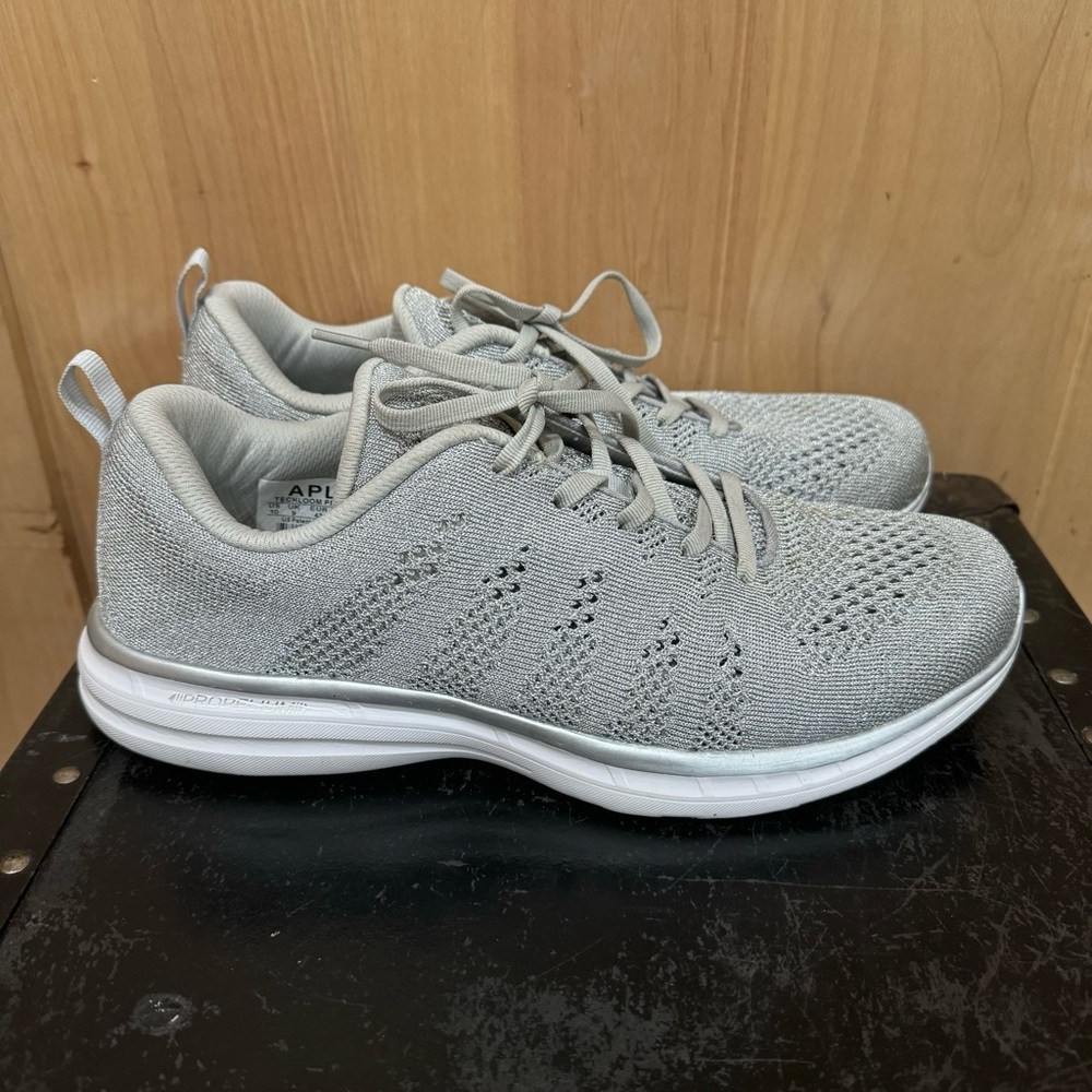 APL Techloom Pro M Propelium ll Sneakers Size 10 Shimmer Silver Gray Women Shoes